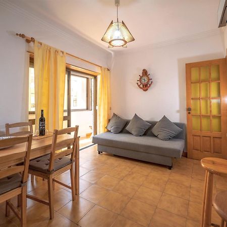 Cozy Apartment Near The Beach In Costa De Caparica Exterior photo